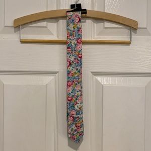 Slim floral express tie. New with tags